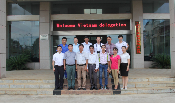 越南省农机代表团考察湖南利来国际集团